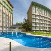 El verano ya se disfruta en nuestros hoteles de Jaca: piscinas, terrazas y gastronomía